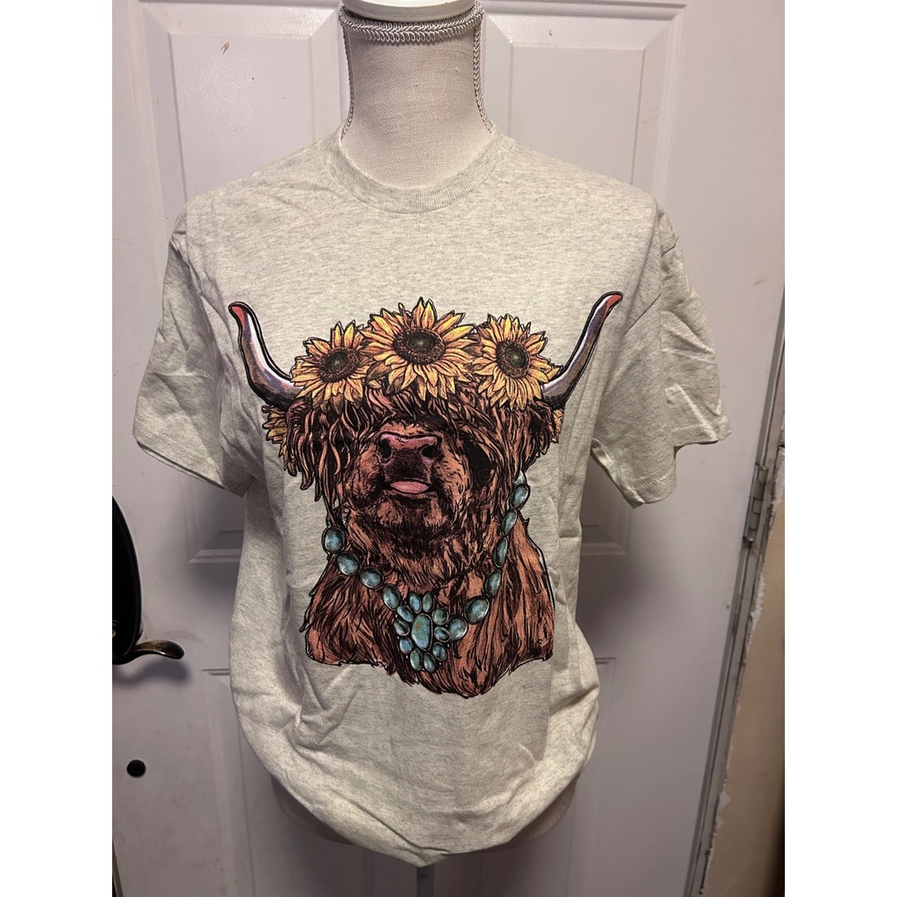 Highland Cow Delta Pro Weight Graphic T-Shirt Women's Medium Tan Sunflower Boho - Picture 3 of 8